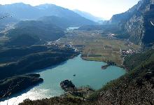 Biale_wina_z_Wloch_II_Valle_dei_Laghi