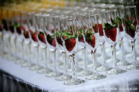 Wina_wesele_kieliszki_szampan